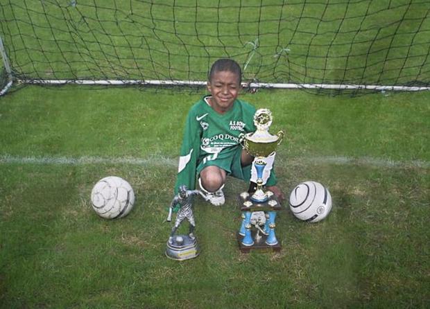 Kylian Mbappe's touching childhood story brings tears to the eyes of ...
